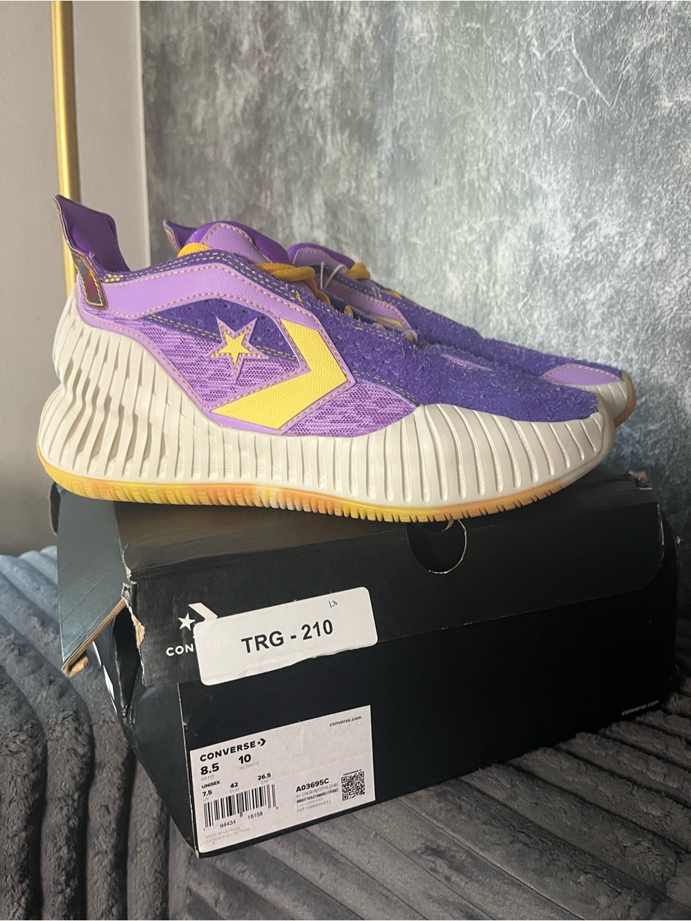 Converse Purple and Yellow Low-Top Sneakers Lakers colorway new 8.5 men